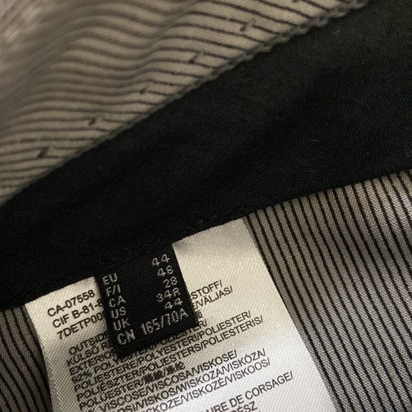 Men’s Suit - Picture 6 of 7